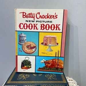 Betty Crocker's New Picture Cook Book (1961) 1st Edition Second Printing
